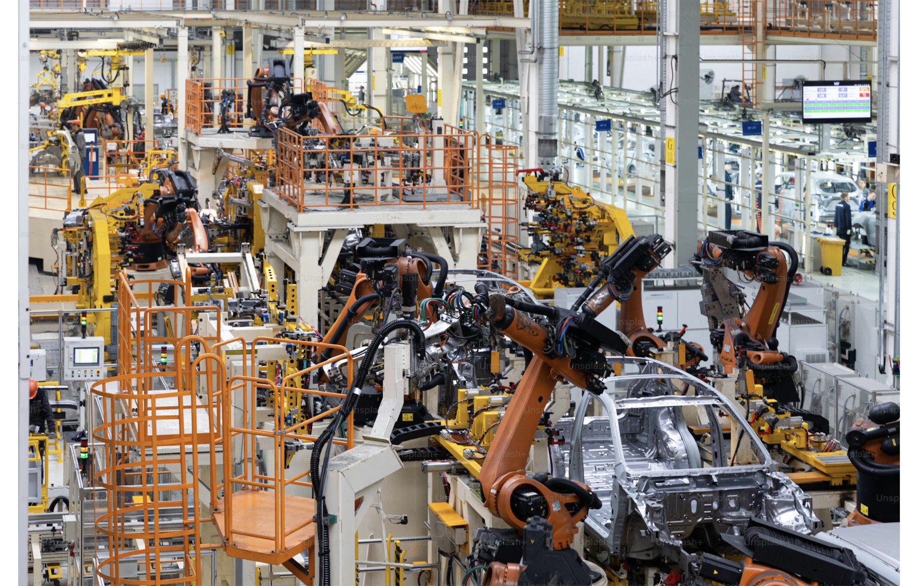 Robotized industrial production line with multiple robotic arms